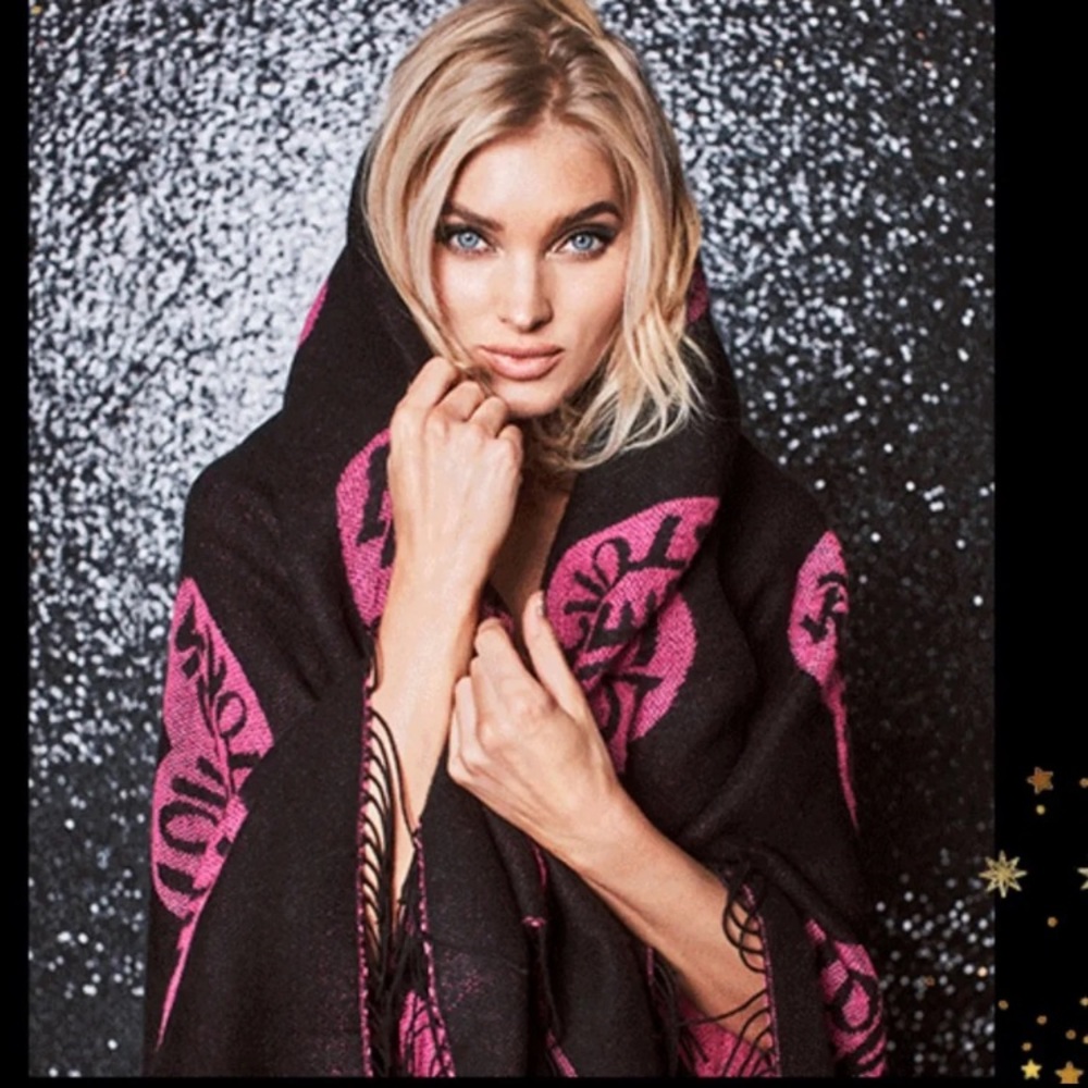 SOLD‼️ Victoria secret Flannel blanket